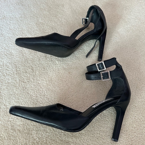 Steve Madden Shoes - Steve Madden Black Pointed Toe Heels